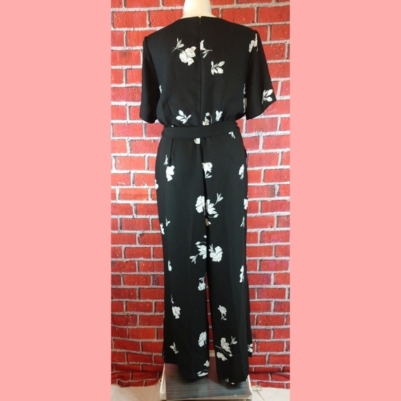 Vince Camuto Floral Jumpsuit - Picture 4 of 14